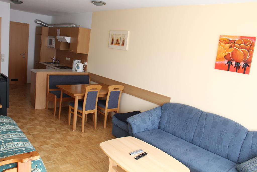 Appartementhaus Ckpk Sonnenalpe Nassfeld Ruang foto